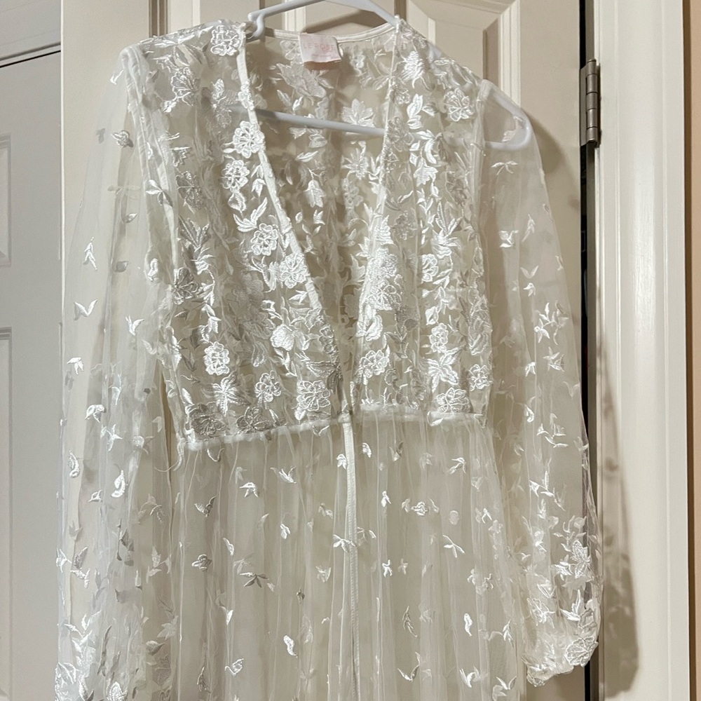 White Lace Maxi Robe Intimates - Picture 5 of 6